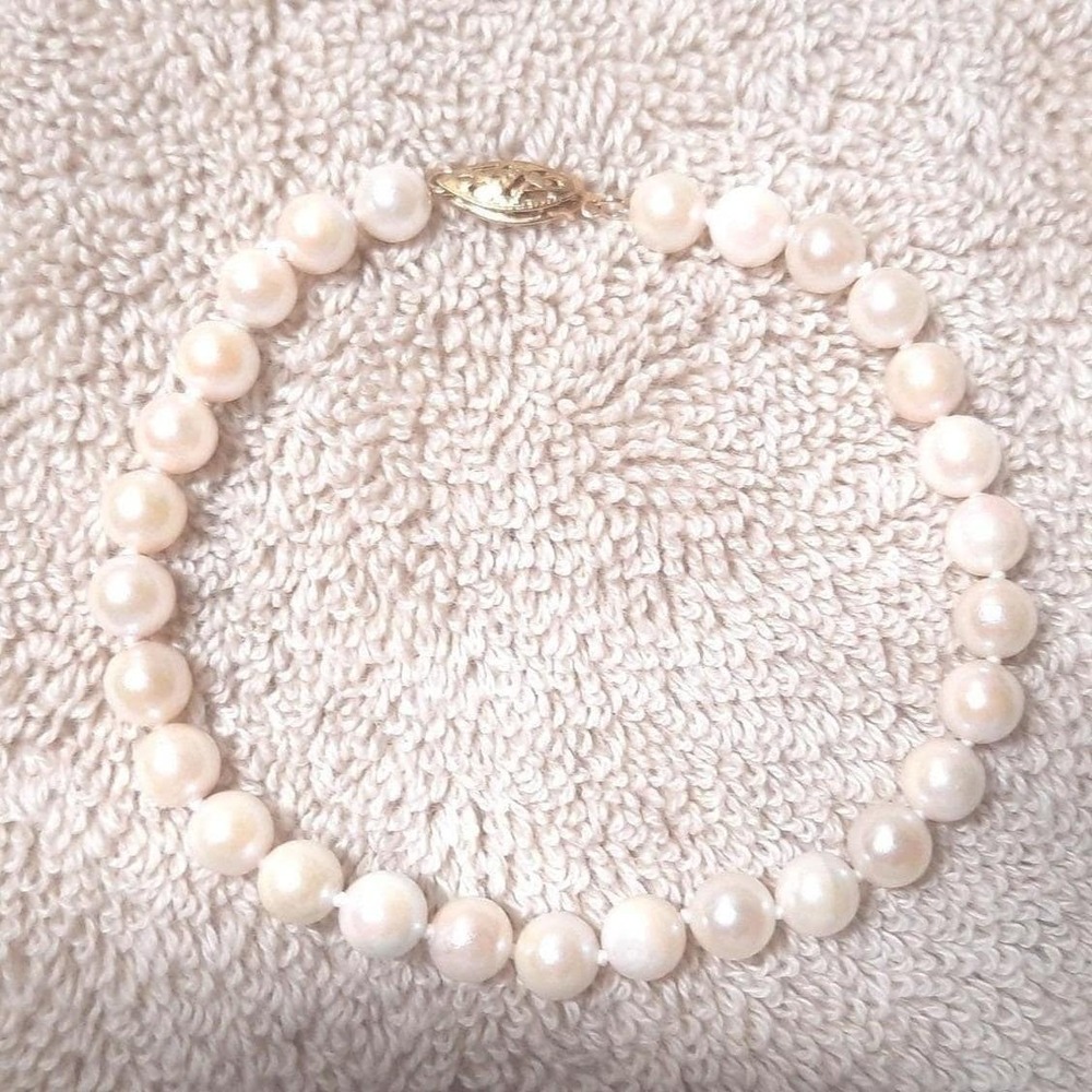 Akoya pearl bracelet 6 mm 14k pearl box clasp 7.25 inches